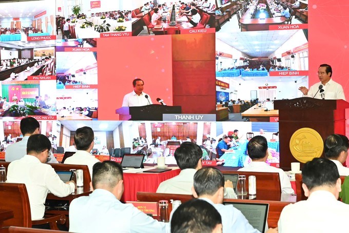 Hội nghị được diễn ra theo hình thức trực tiếp kết hợp trực tuyến đến 168 điểm cầu tại các xã, phường và đặc khu trên toàn địa bàn.