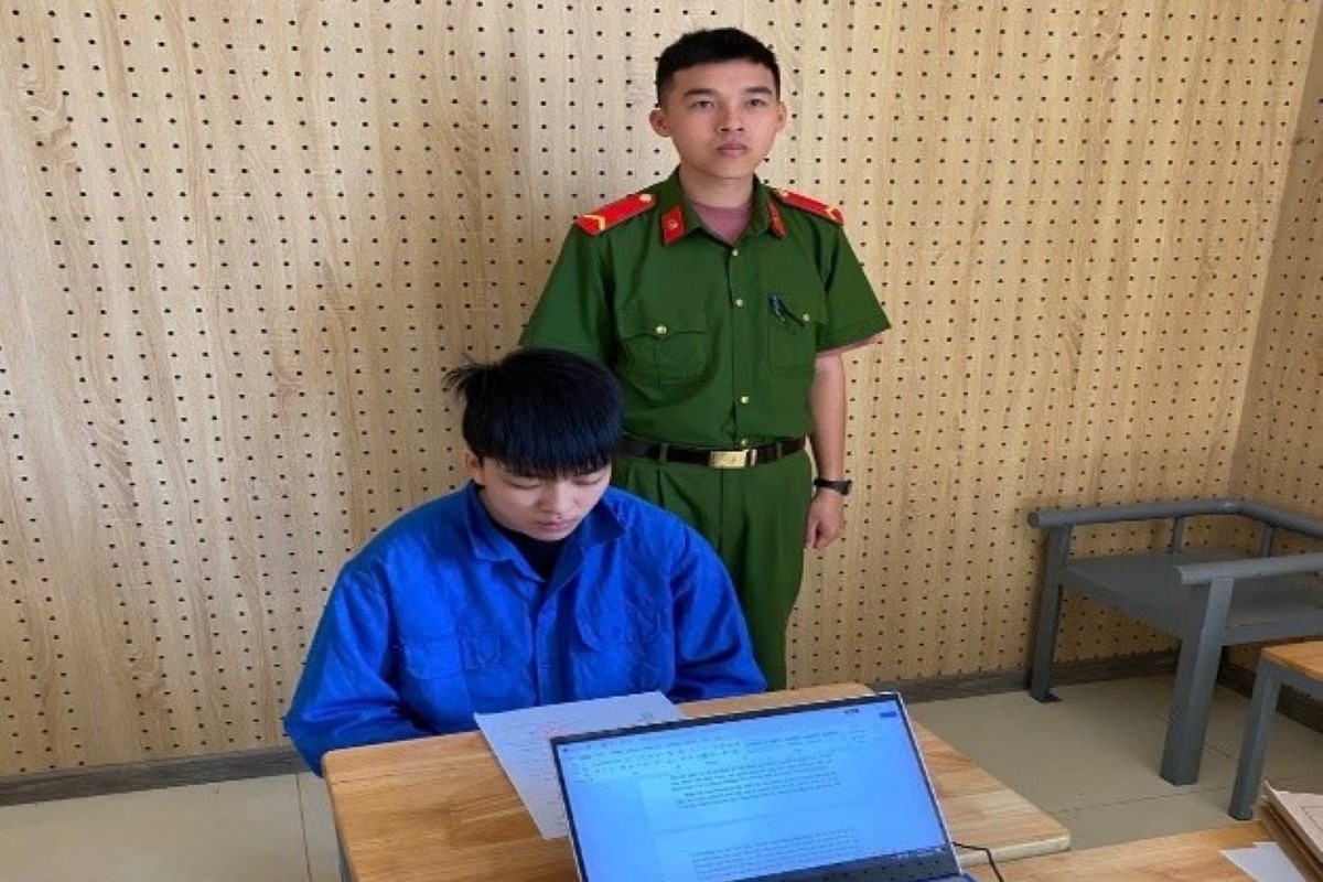 Đối tượng Nguyễn Thị Thanh Hiền tại cơ quan điều tra. Ảnh: CALĐ.