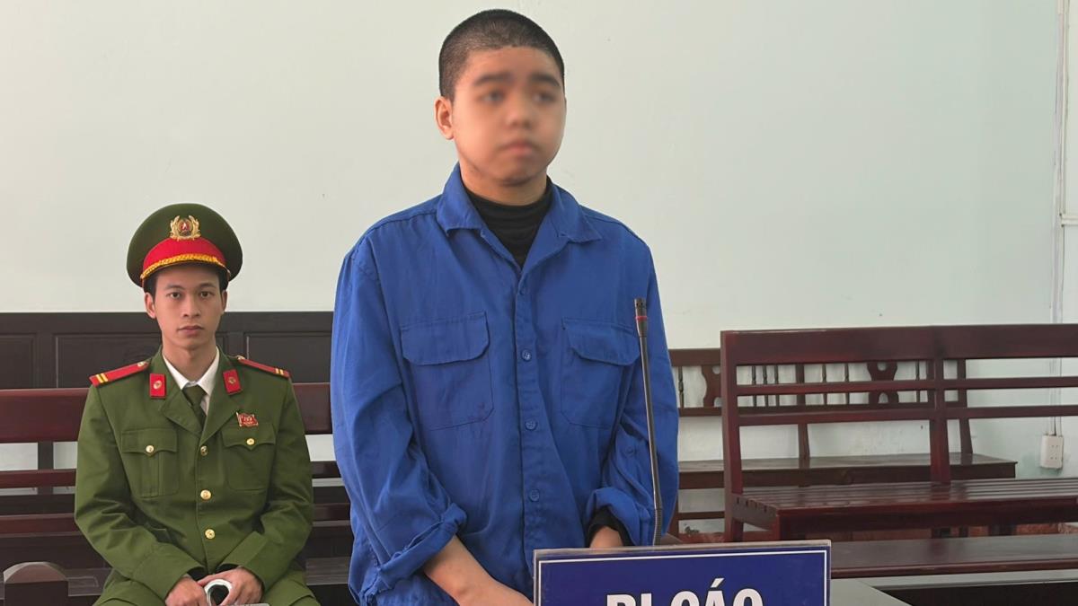 TAND khu vực 1- TP Huế tuyên phạt bị cáo Lê Thành Tôn 3 năm 6 tháng tù giam về tội: “Rửa tiền”.