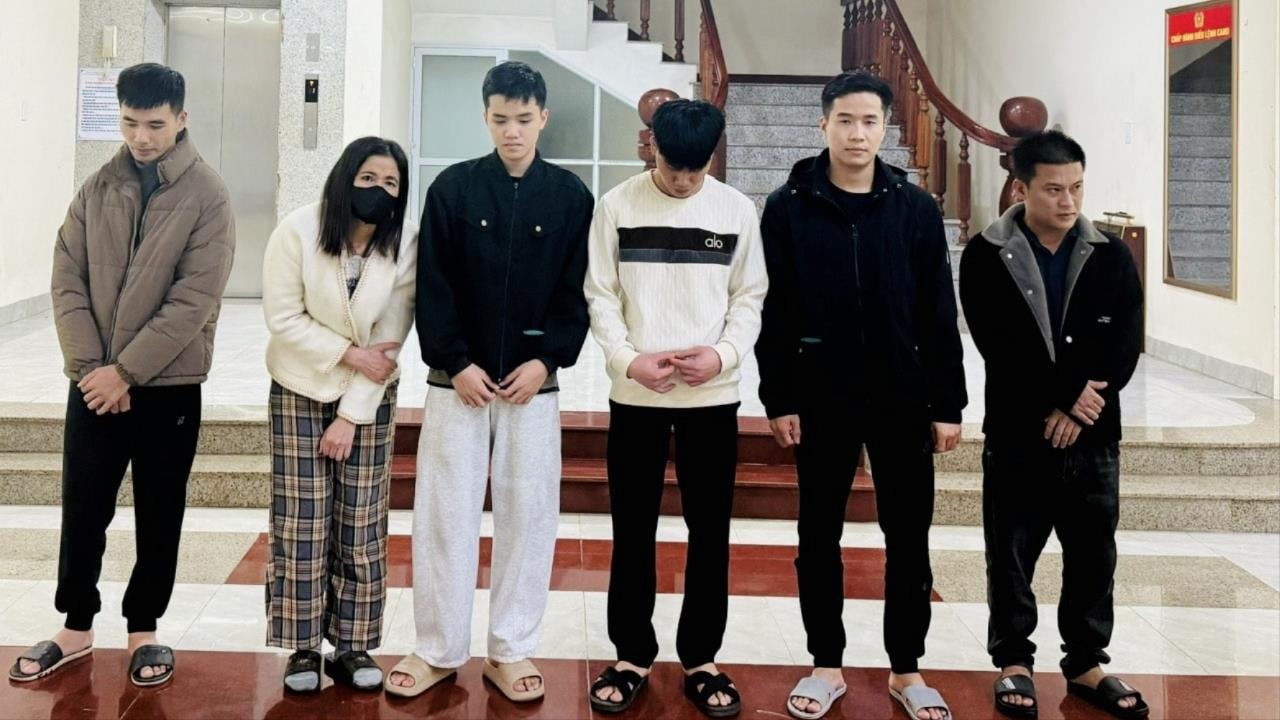 Các đối tượng tại cơ quan Công an tỉnh Quảng Trị (Ảnh: Công an tỉnh Quảng Trị).