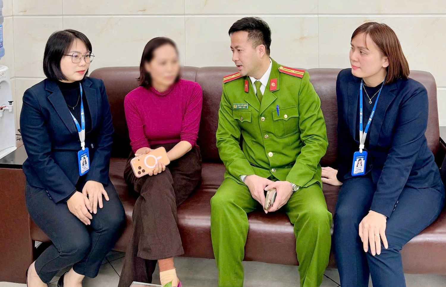 Công an phường Hà Đông kịp thời vào cuộc, không để công dân chuyển số tiền 340 triệu đồng cho các đối tượng lừa đảo công nghệ cao