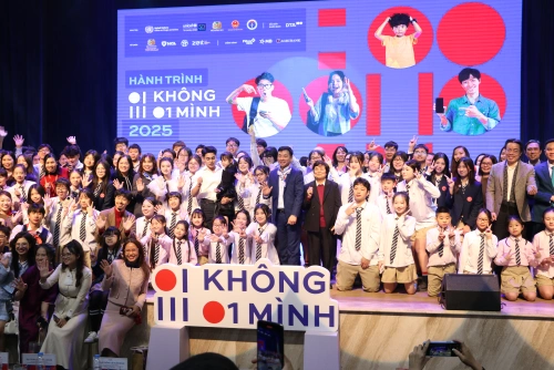 “Không Một Mình 2025” khép lại, nhưng hành trình bảo vệ trẻ em trên không gian mạng còn tiếp diễn