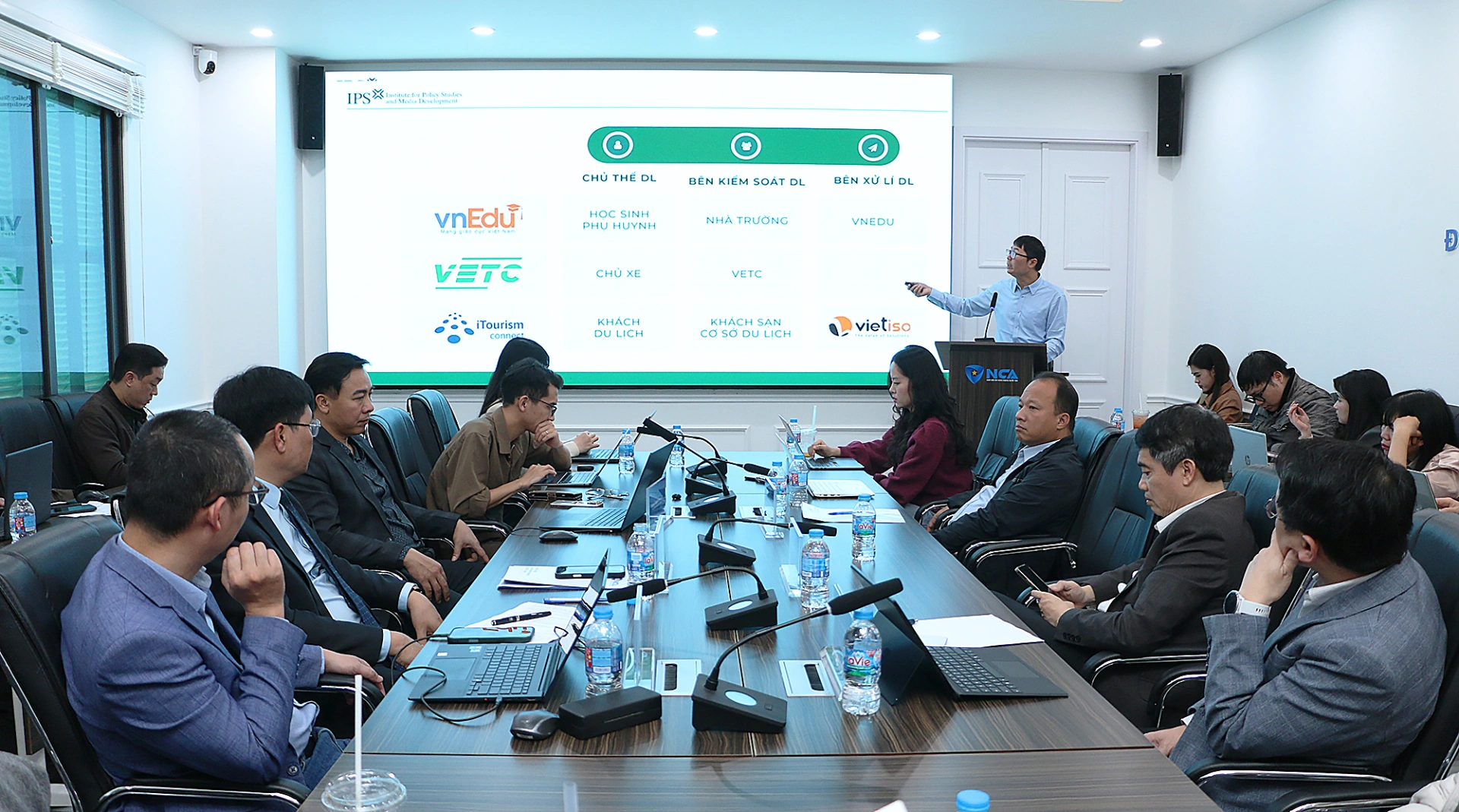 Ông Nguyễn Quang Đồng thuyết trình tại hội thảo