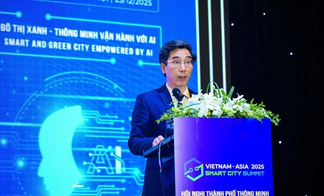 Ông Trần Chí Cường, Phó Chủ tịch Uỷ ban Nhân dân thành phố Đà Nẵng chia sẻ tại Hội nghị Thành phố thông minh Việt Nam - châu Á 2025