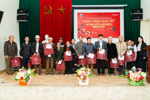 Gói quà Tết nghĩa tình gửi đến những hoàn cảnh khó khăn