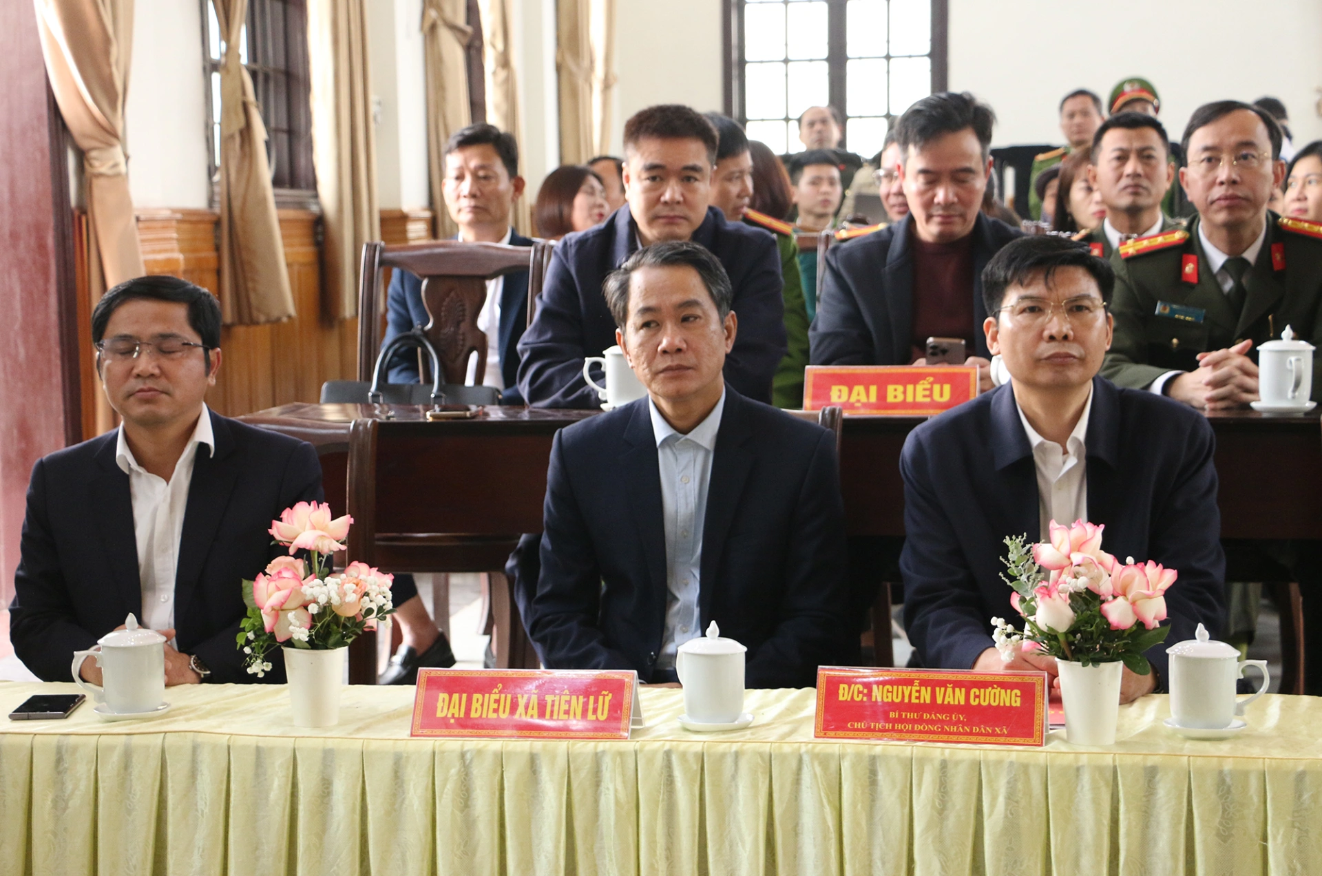 Đại diện chính quyền xã Tiên Lữ