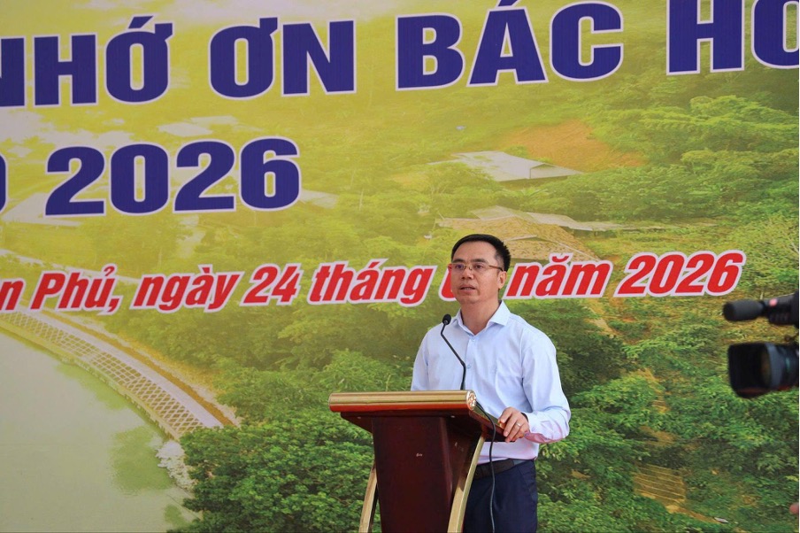 Đồng chí Nguyễn Quang Hưng - Ủy viên Ban Thường vụ Tỉnh ủy, Bí thư Đảng ủy, Chủ tịch HĐND phường Điện Biên Phủ phát biểu tại buổi lễ.