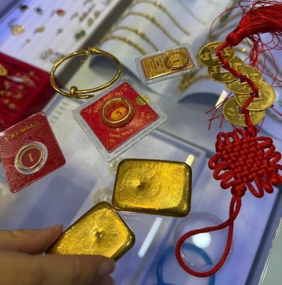 Số vàng có giá trị lớn được Công an phường Yên Hòa kịp thời ngăn chặn không để các đối tượng lừa đảo chiếm đoạt.