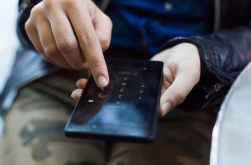 Hồng Kông siết chặt quy định an ninh quốc gia, cho phép cảnh sát yêu cầu mật khẩu thiết bị điện tử