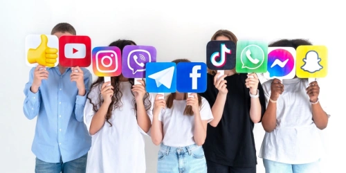 Hy Lạp cấm trẻ dưới 15 tuổi sử dụng nền tảng trực tuyến