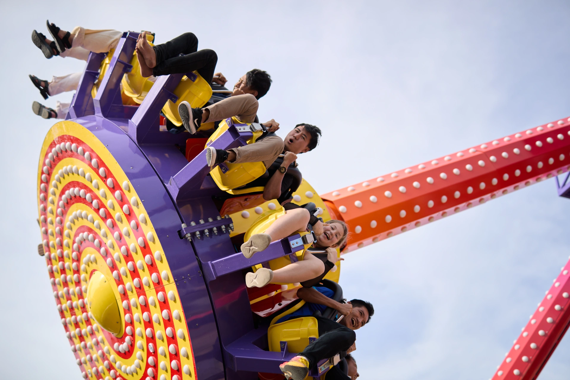 Các trò chơi cảm giác mạnh đa cấp độ thu hút đông đảo du khách trải nghiệm