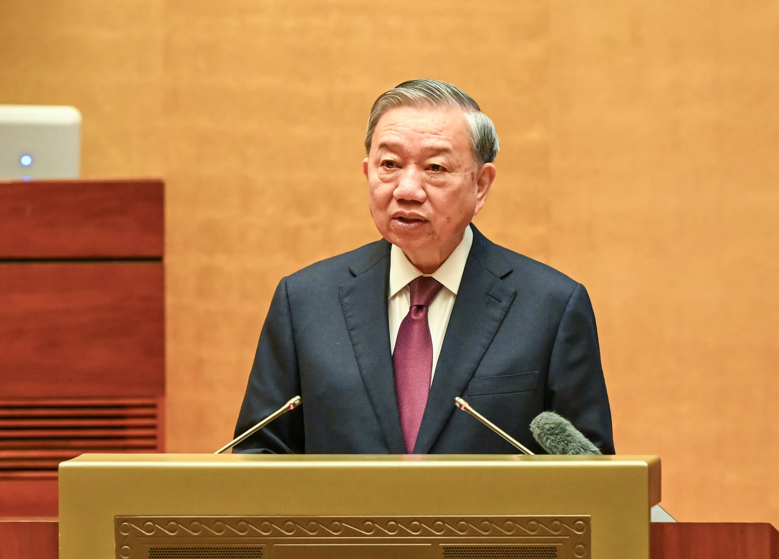 Tổng Bí thư, Chủ tịch nước Tô Lâm phát biểu chỉ đạo tại Hội nghị toàn quốc quán triệt và triển khai thực hiện Nghị quyết Hội nghị Trung ương 2 khóa XIV, sáng 13/4.