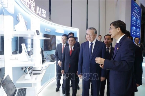 Tổng Bí thư, Chủ tịch nước Tô Lâm thăm Trung tâm Hợp tác đổi mới AI Trung Quốc - ASEAN