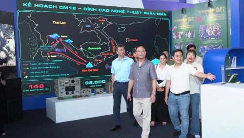 Thượng tướng Phạm Thế Tùng - Thứ trưởng Bộ Công an tham quan và tổng duyệt khu trưng bày triển lãm tại Đà Nẵng