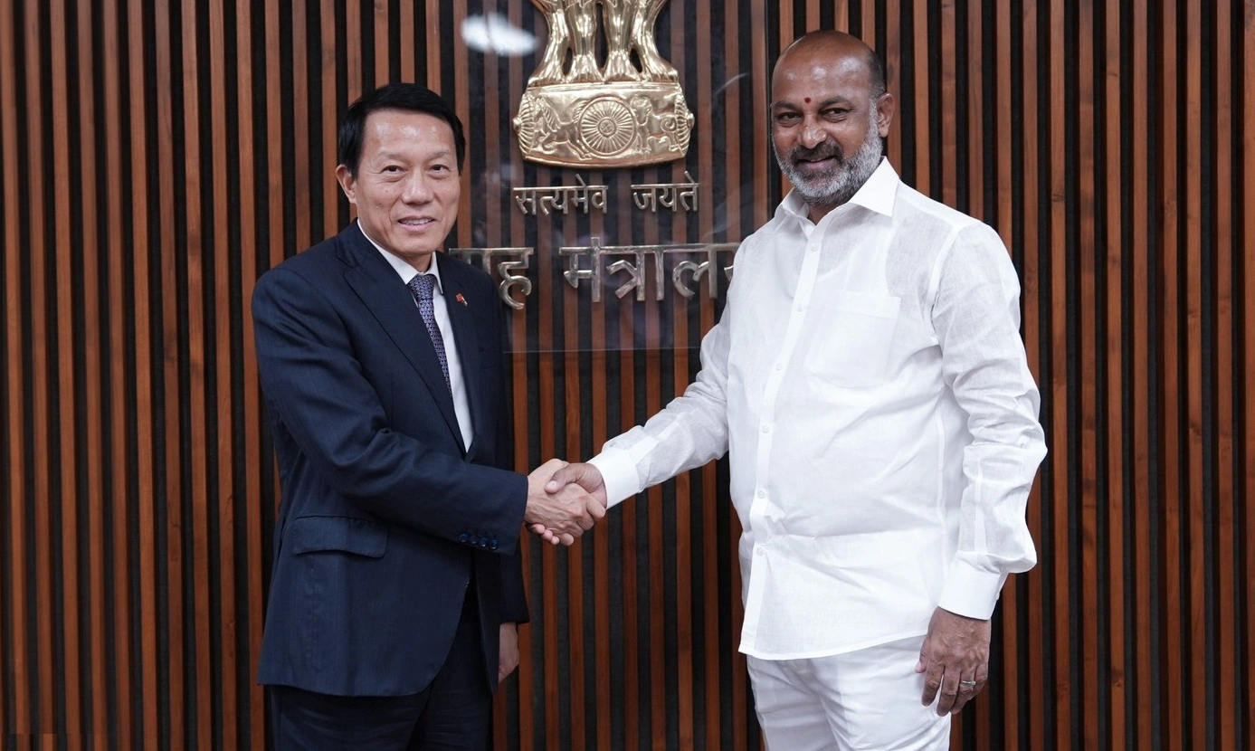 Bộ trưởng Lương Tam Quang và Quốc vụ khanh Bộ Nội vụ Ấn Độ Bandi Sanjay Kumar