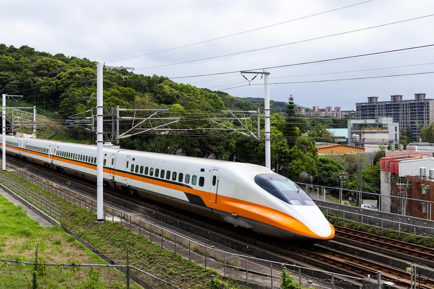 Tàu cao tốc Đài Loan (THSR - Taiwan High Speed Rail) là hệ thống đường sắt hiện đại, phục vụ nhu cầu di chuyển nhanh chóng từ bắc tới nam của Đài Loan. (Nguồn: Internet)