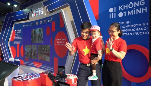 Triển lãm “Bức tường An ninh mạng” hút khách trong ngày 1/5 tại Đà Nẵng