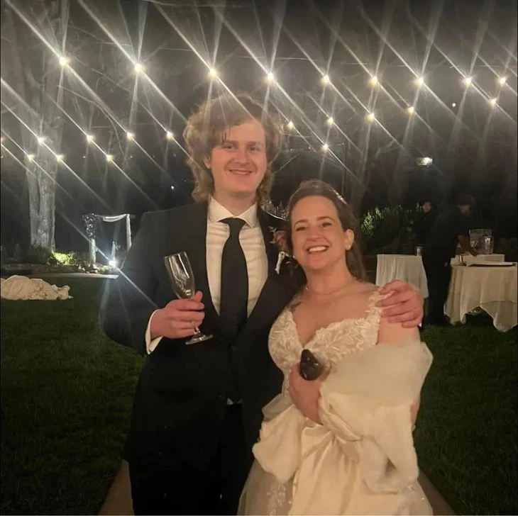 Sam Nelson và mẹ ( Nguồn ảnh: FACEBOOK)