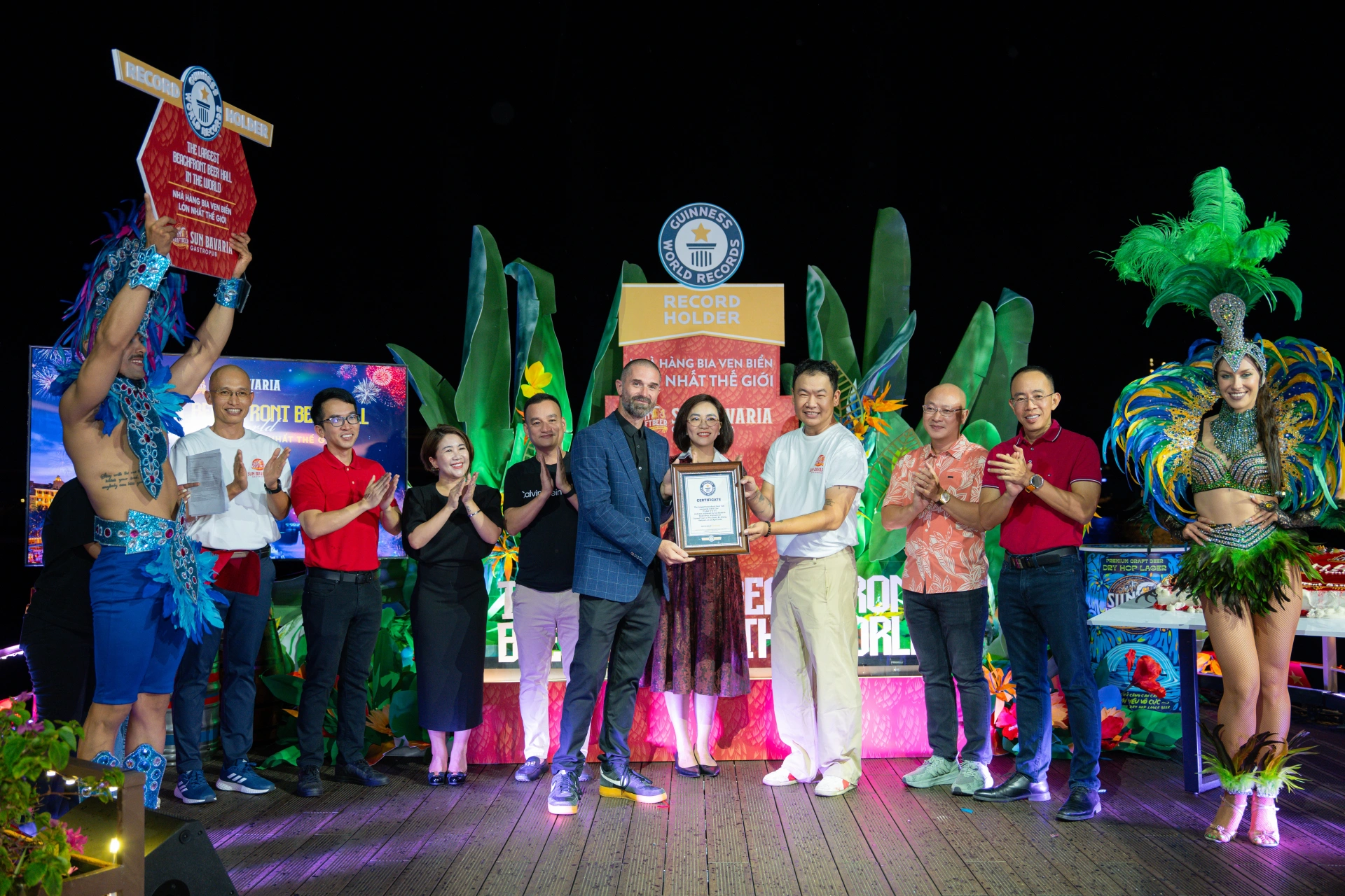 Sun Bavaria GastroPub nhận danh hiệu “Nhà hàng bia ven biển lớn nhất thế giới” từ  tổ chức Kỷ lục Thế giới Guinness