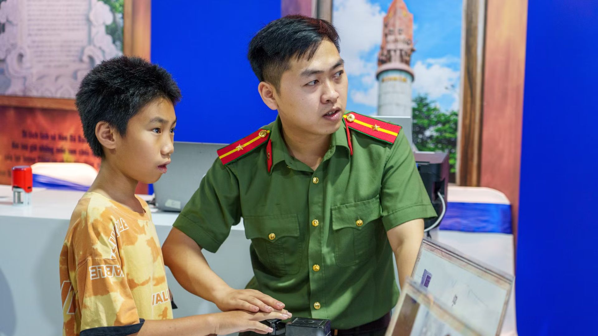 Mã Morse là gì mà khiến giới trẻ “mê” tại không gian CM12?