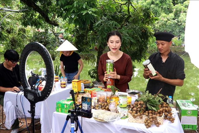 Chuyển đổi số: Mở rộng cánh cửa thị trường