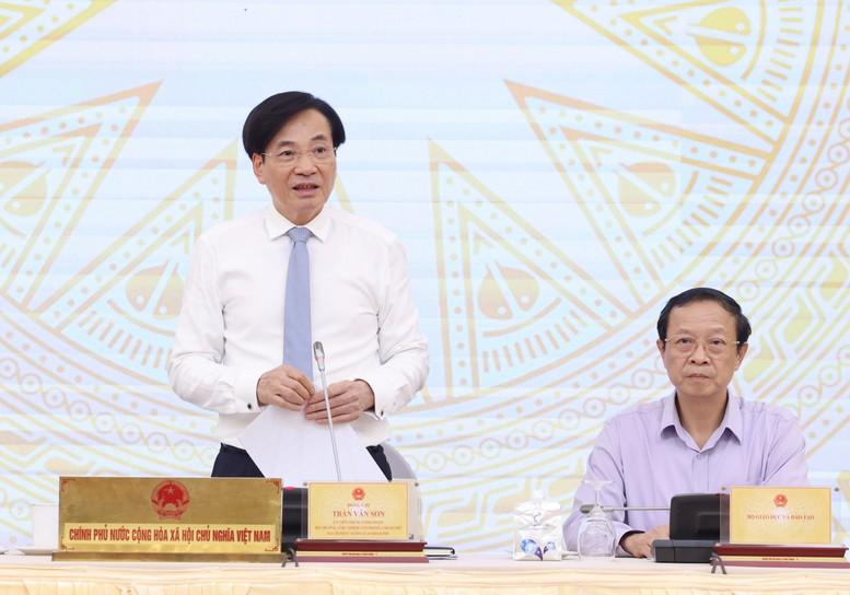 Sau 3 ngày vận hành trung tâm phục vụ hành chính công cấp tỉnh và cấp xã: Hoạt động thông suốt và liên tục