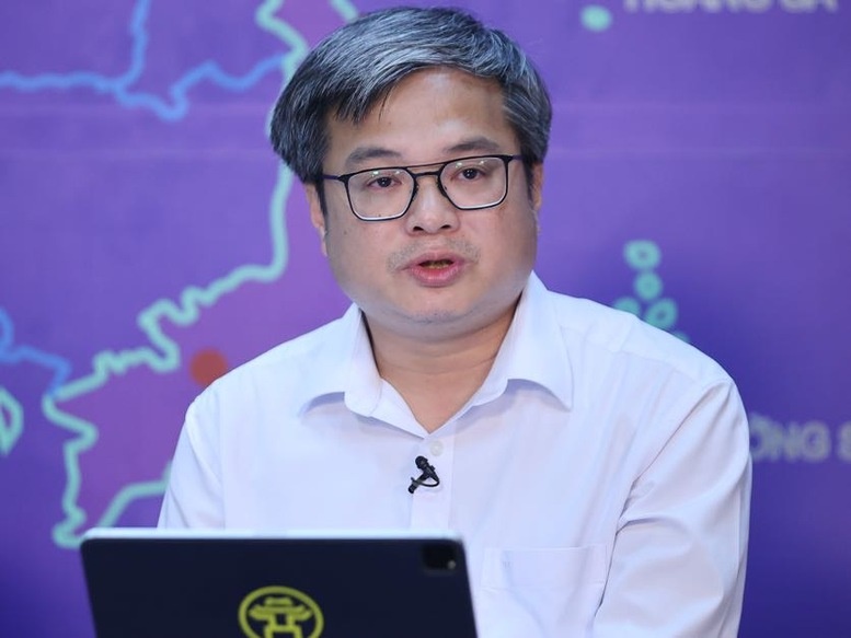 Ông Trương Việt Dũng, Phó Chủ tịch Uỷ ban nhân dân thành phố Hà Nội, chia sẻ kinh nghiệm của Hà Nội về triển khai Nghị quyết số 57, cải cách hành chính và triển khai chính quyền số - Ảnh: VGP/Nhật Bắc