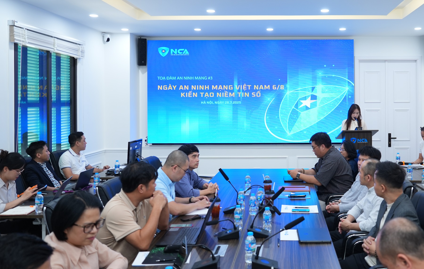 Toàn cảnh toạ đàm 