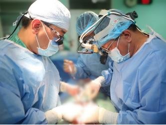 Ứng dụng công nghệ cao trong ghép tim xuyên Việt