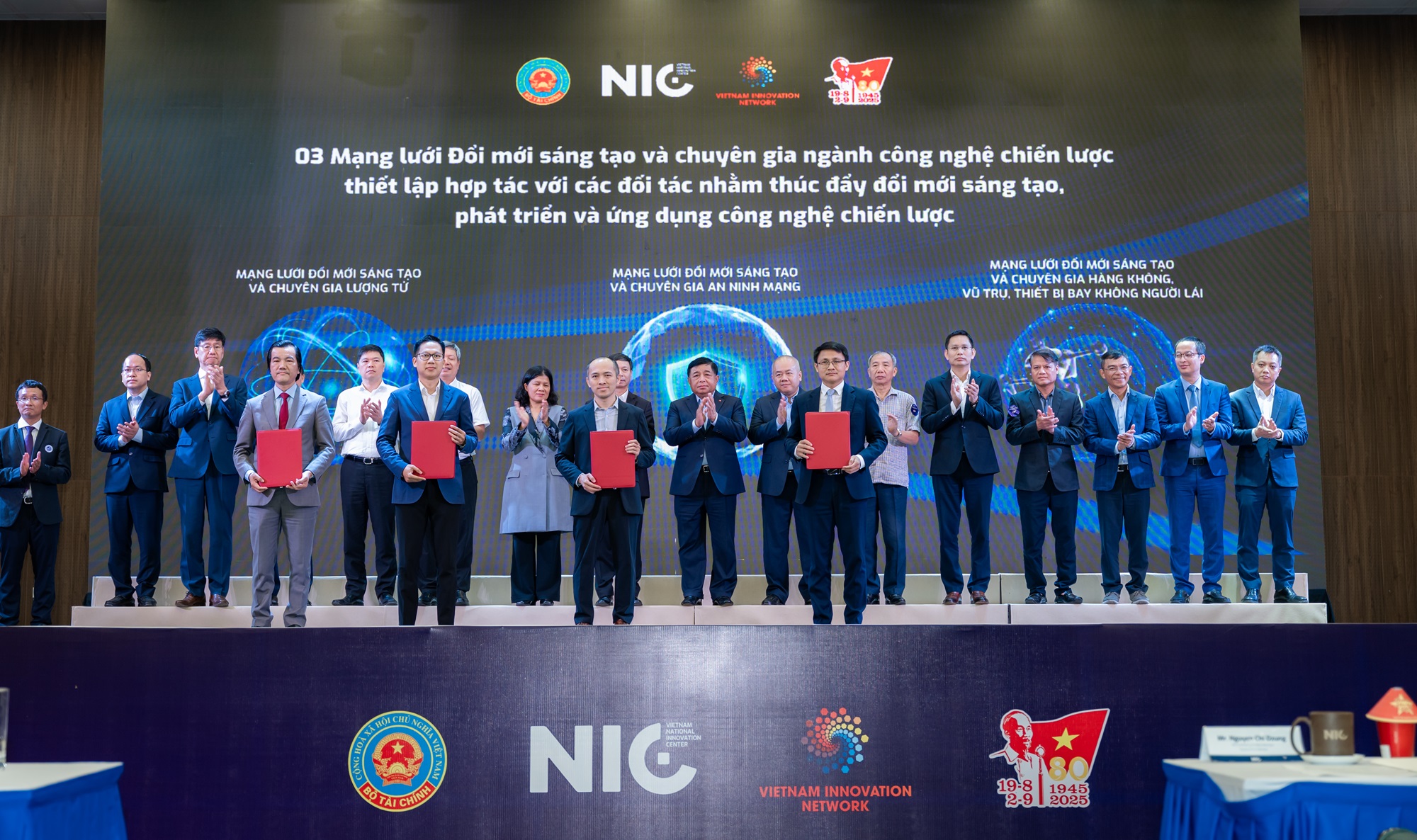 Với vai trò bảo trợ, đồng hành cùng Mạng lưới Đổi mới sáng tạo và chuyên gia An ninh mạng Việt Nam (ViSecurity), tại buổi lễ, đại diện Hiệp hội An ninh mạng Quốc gia (NCA) - ông Vũ Ngọc Sơn - Trưởng ban Nghiên cứu, tư vấn, phát triển công nghệ và Hợp tác quốc tế NCA cũng đã thiết lập hợp tác với ViSecurity nhằm thúc đẩy đổi mới sáng tạo, phát triển và ứng dụng công nghệ chiến lược.