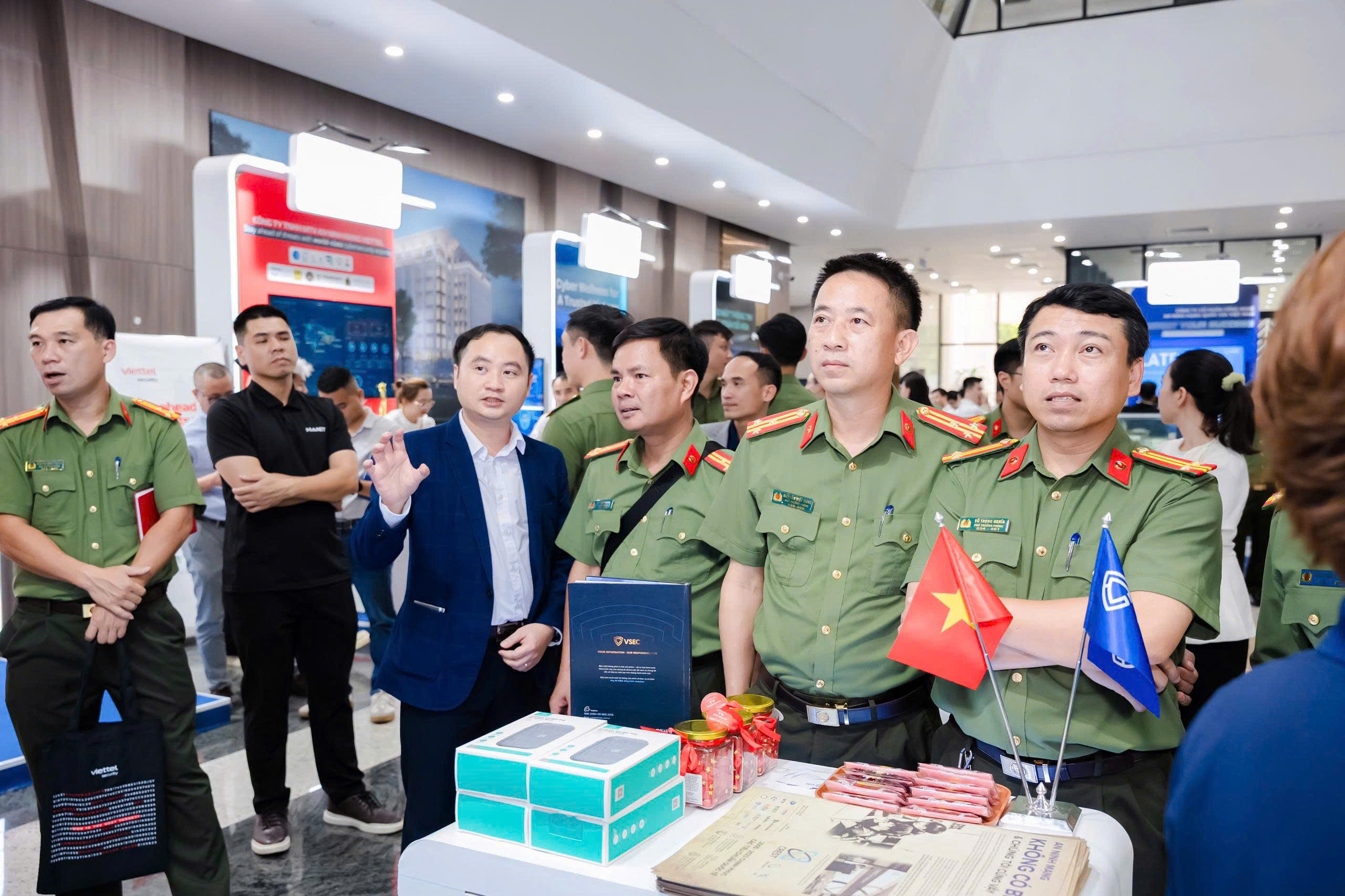 Ông Phan Hoàng Giáp chia sẻ về Trung tâm Tác chiến An mạng 