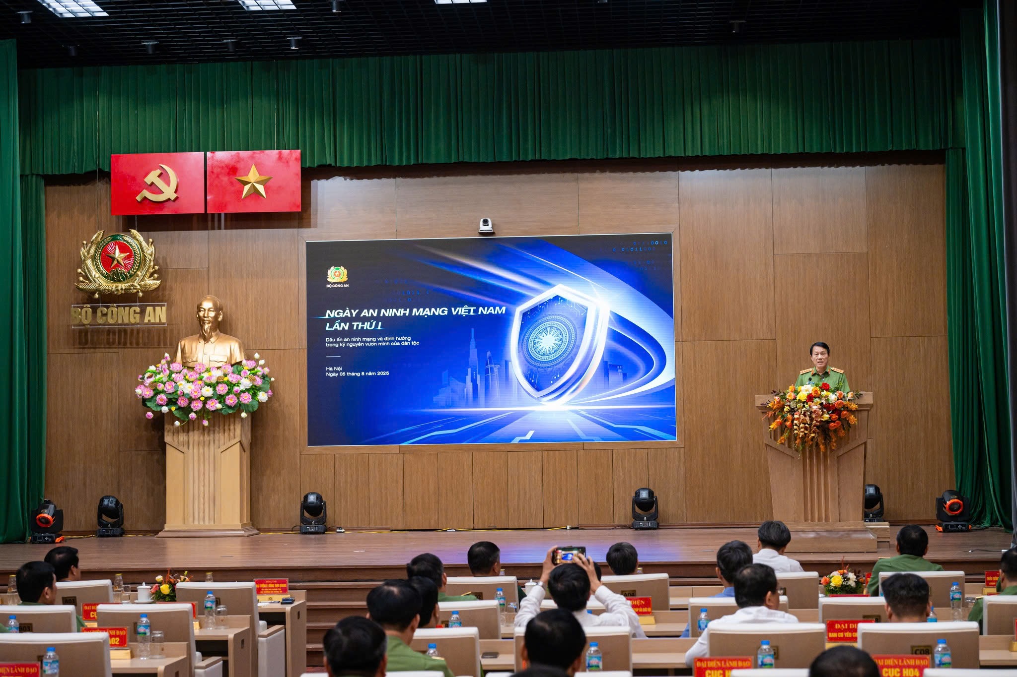 Bộ trưởng Lương Tam Quang phát biểu tại Ngày An ninh mạng Việt Nam. Ảnh: Minh Sơn