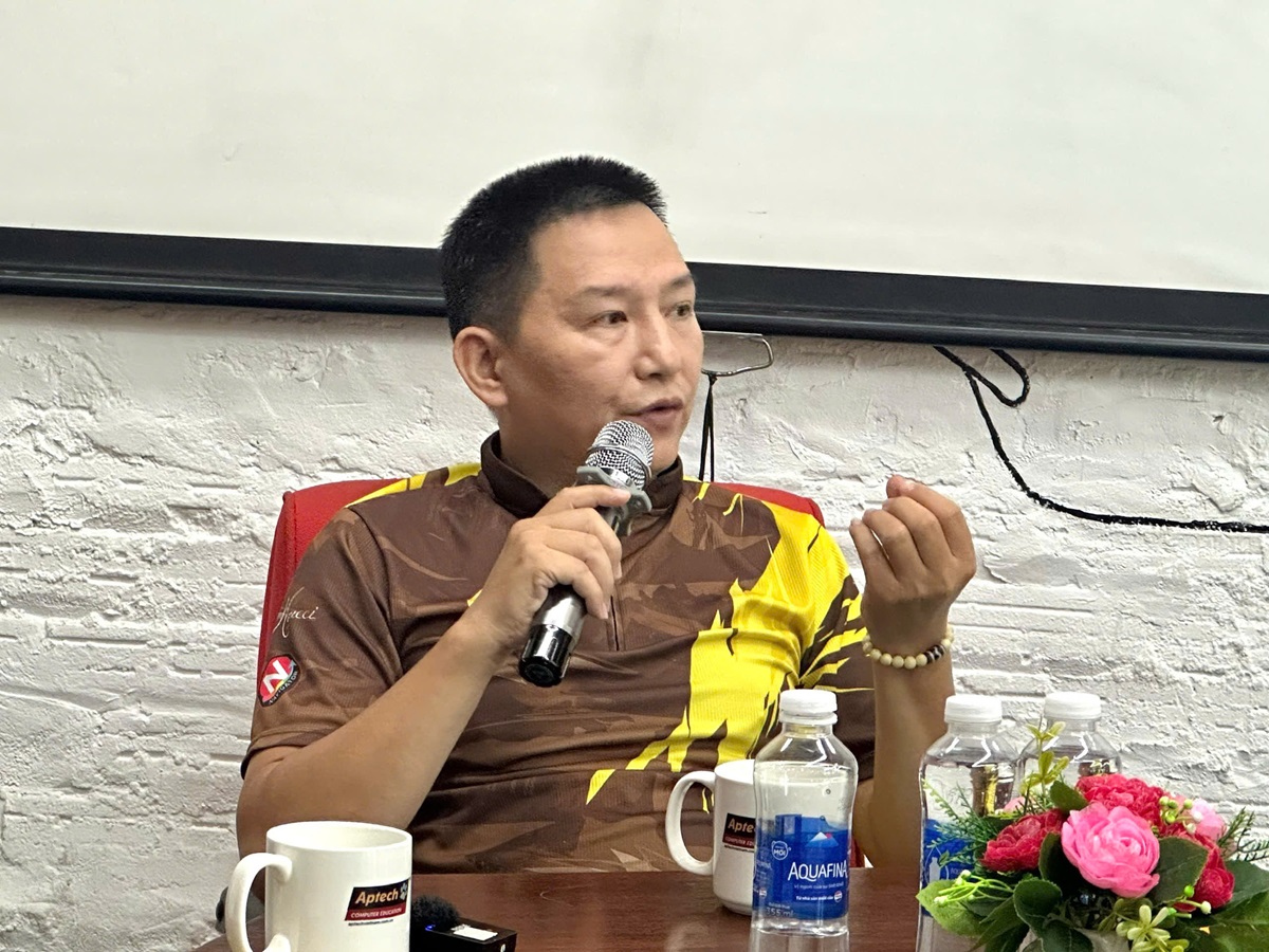 Cơ thủ Nguyễn Phúc Long