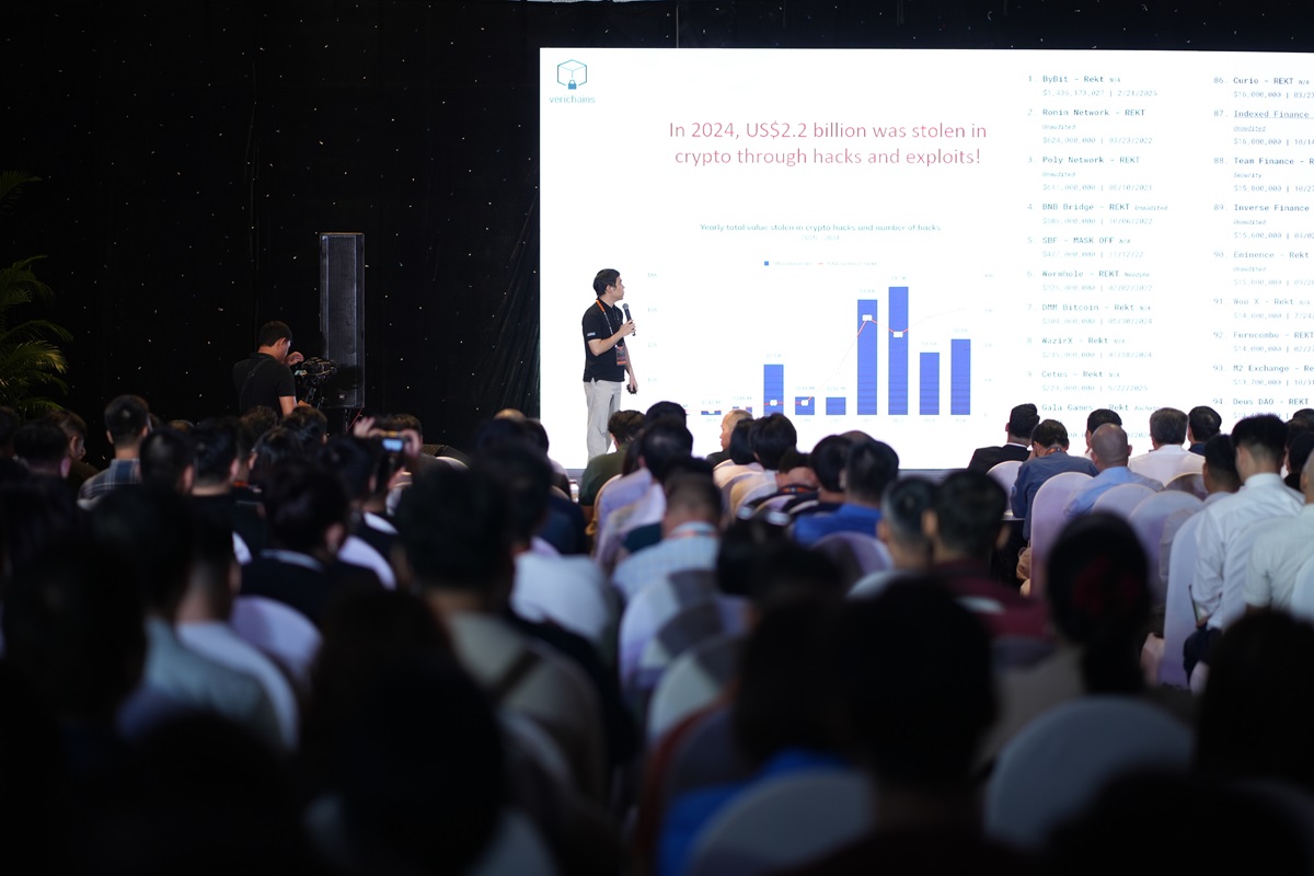 Ông Nguyễn Lê Thành - CTO Verichain trình bày tham luận tại Hội thảo