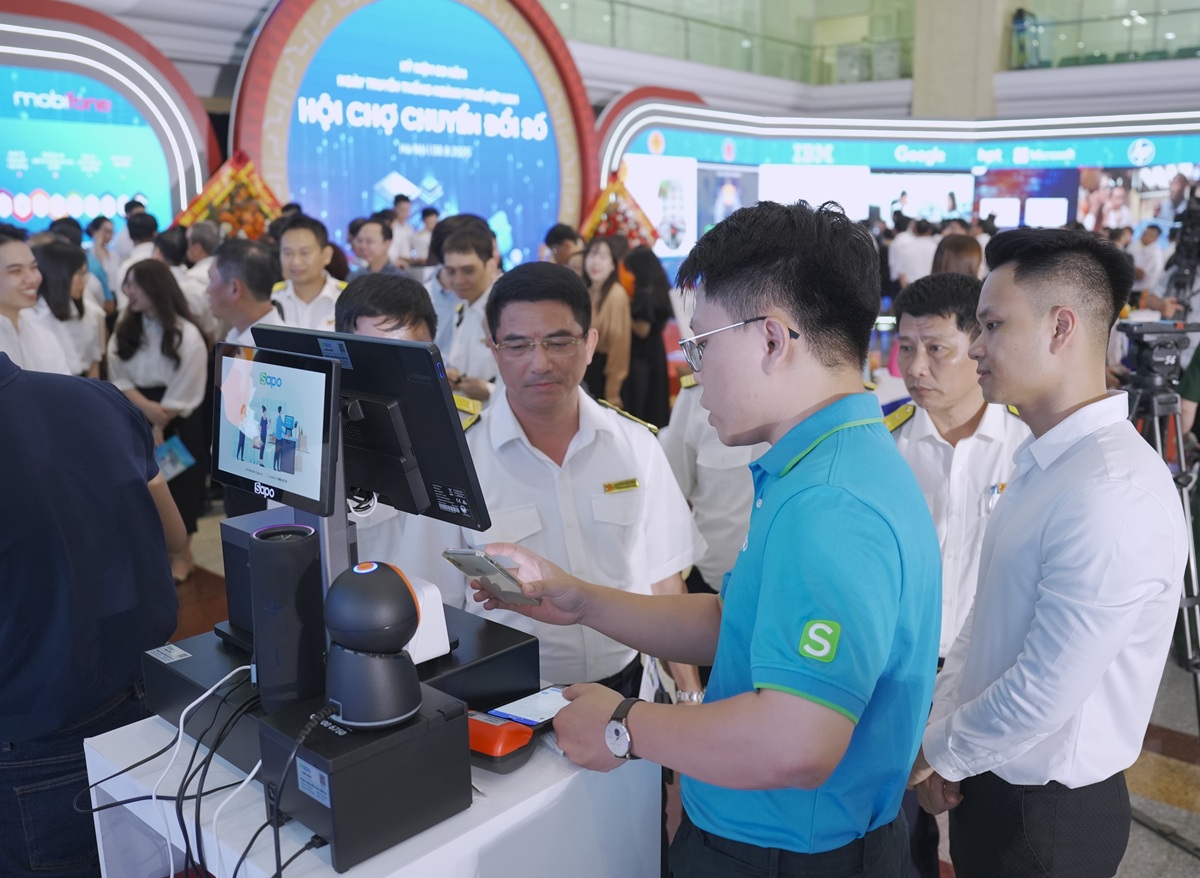 Hội chợ chuyển đổi số vừa khai mạc chiều nay, 8/9