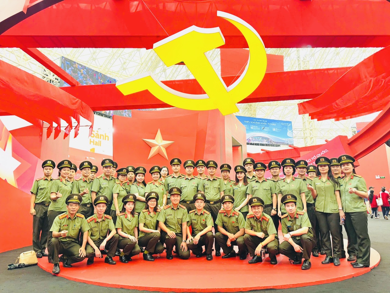 Thông qua triển lãm, mỗi cán bộ, chiến sĩ  được khơi dậy trong tim về niềm tự hào, quyết tâm phấn đấu, hoàn thành xuất sắc nhiệm vụ bảo vệ an ninh chính trị nội bộ của tổ quốc trong giai đoạn mới.