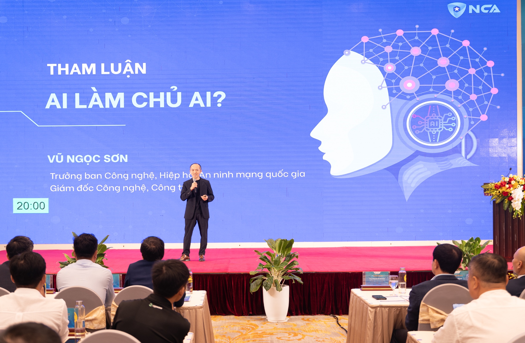  Ông Vũ Ngọc Sơn trình bày tham luận tại Hội thảo