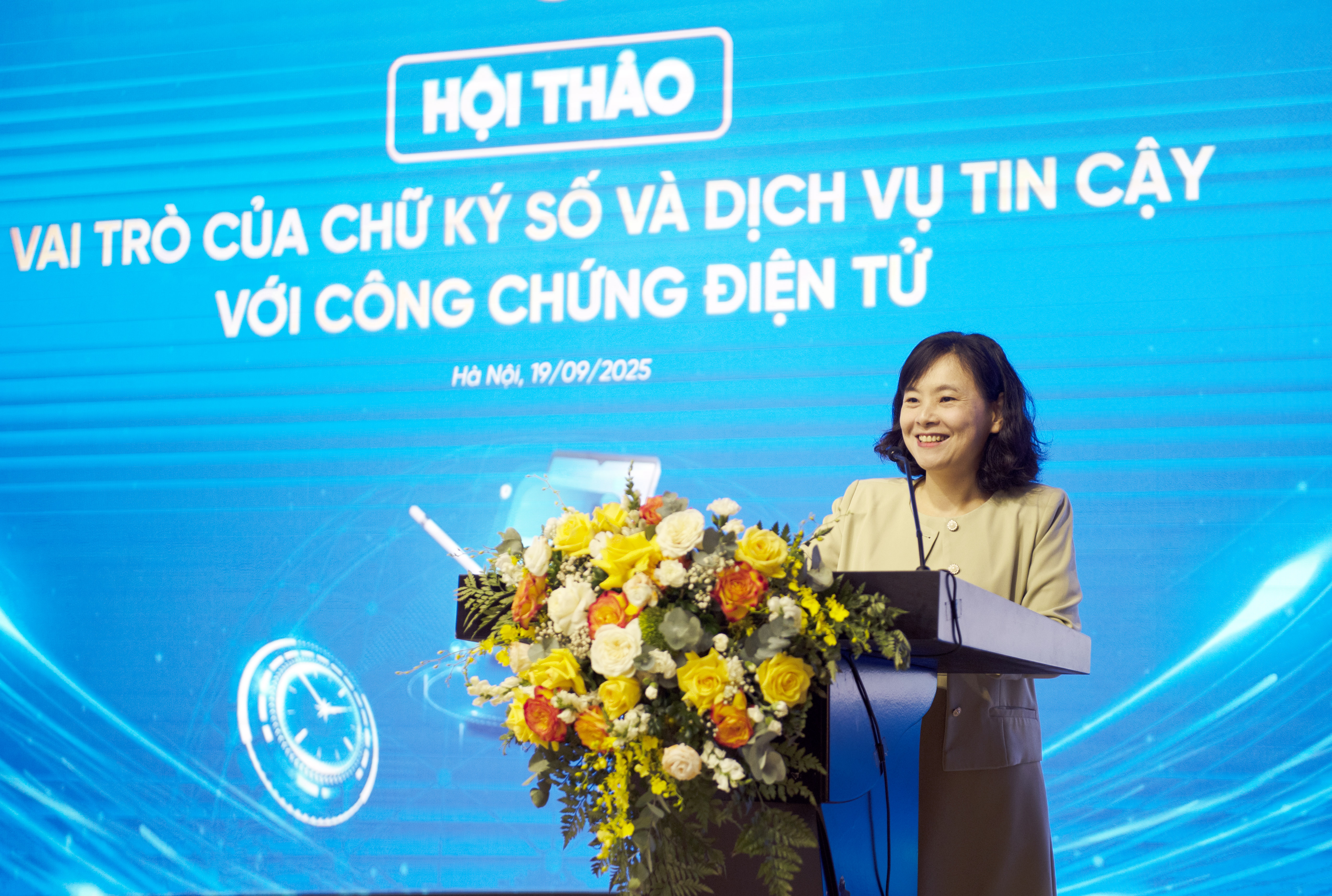 Bà Tô Thị Thu Hương, Giám đốc NEAC phát biểu tại Hội thảo