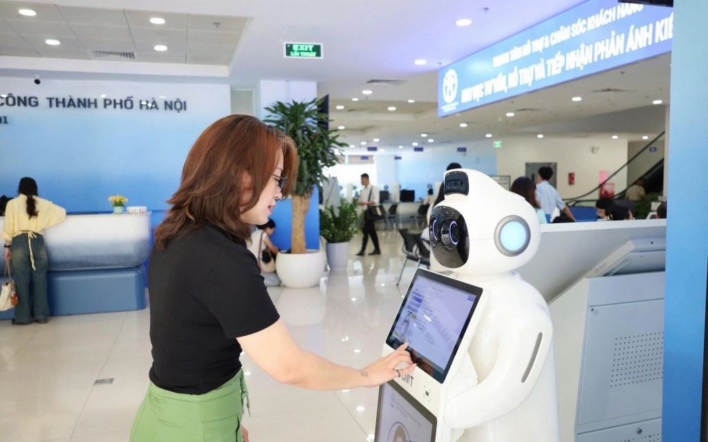 Công nghệ số giúp giải quyết thủ tục hành chính trực tuyến nhanh chóng