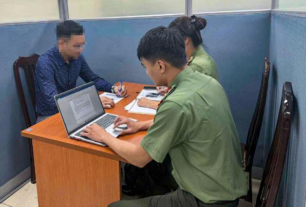 Cơ quan Công an làm việc với H.V.K