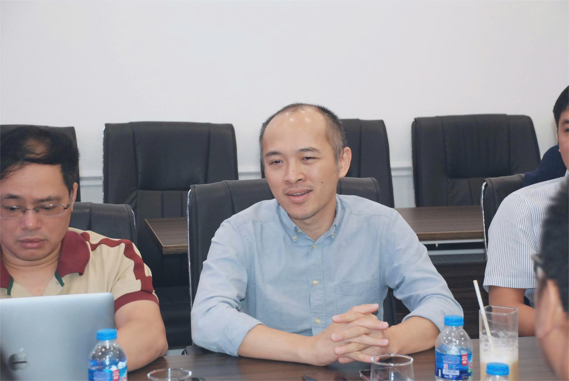 Ông Vũ Ngọc Sơn - Trưởng Ban Nghiên cứu, tư vấn, phát triển công nghệ và Hợp tác quốc tế Hiệp hội An ninh mạng Quốc gia chia sẻ tại phiên thảo luận. Ảnh TU.