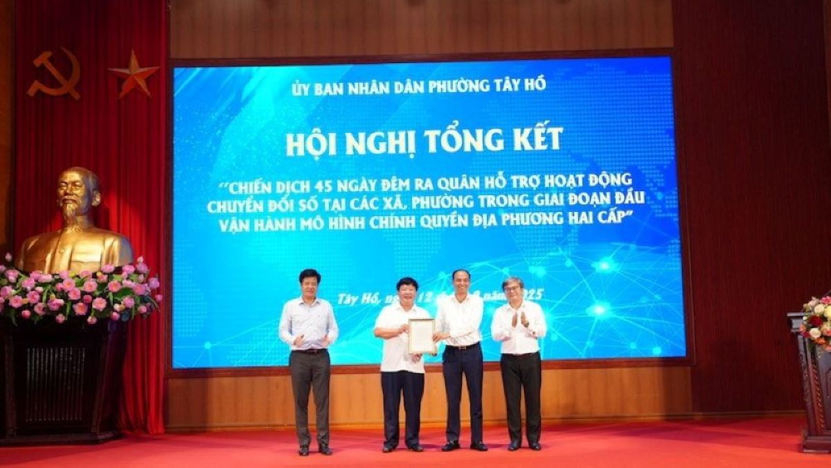 Hà Nội: Phường Tây Hồ tiên phong, bứt phá trong chiến dịch chuyển đổi số