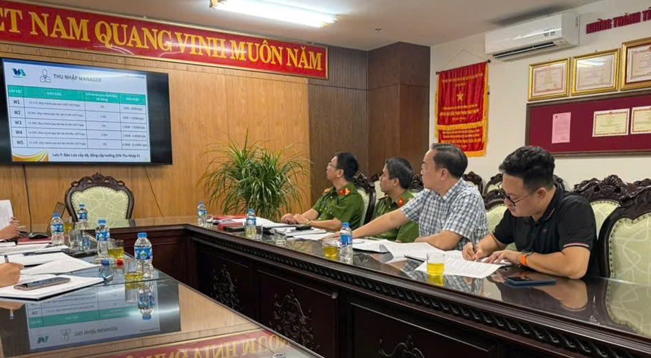 Ban Chuyên án họp bàn công tác đấu tranh chuyên án.