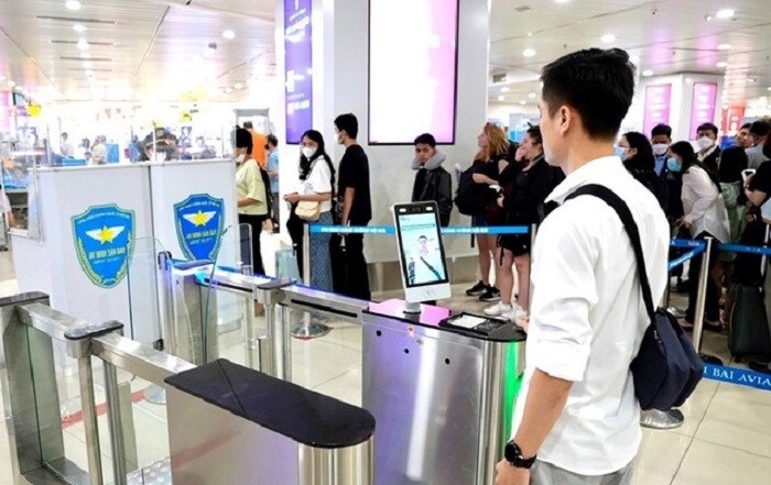 7 sân bay lớn triển khai làm thủ tục bay qua VNeID, hành khách chỉ mất 3 giây tại cổng an ninh