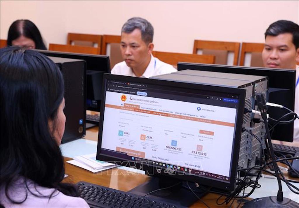 Từ ngày 15/8/2025, nhân viên chuyên trách chuyển đổi số, an ninh mạng trong các cơ quan nhà nước được hỗ trợ 5 triệu đồng một tháng, trả cùng kỳ lương tháng. (Ảnh minh hoạ)