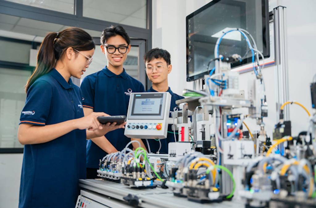 Các trường đại học tại Việt Nam đầu tư cơ sở vật chất để đào tạo nhân lực trí tuệ nhân tạo.