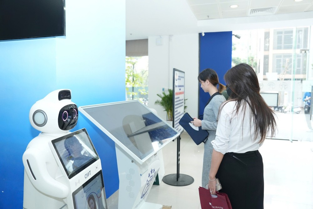 Tại các địa phương người dân đã tiếp cận được các dịch vụ số thiết yếu như y tế, giáo dục, bảo hiểm, giao thông.