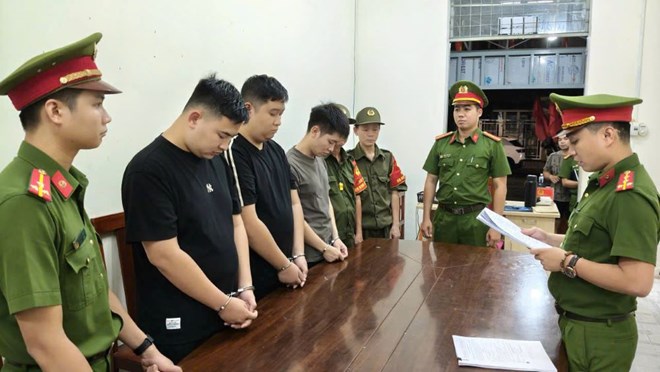 Nhóm lừa đảo tiền ảo chiếm gần 5 tỉ đồng sa lưới tại Đà Nẵng. Ảnh: Công an TP Đà Nằng cung cấp
