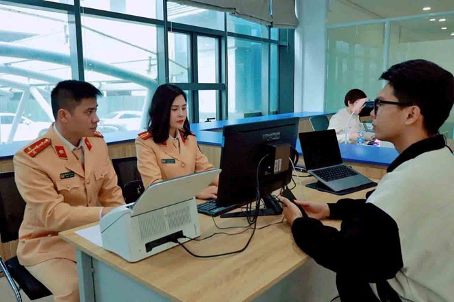 Giảm 30% phí, lệ phí đăng ký xe qua dịch vụ công trực tuyến