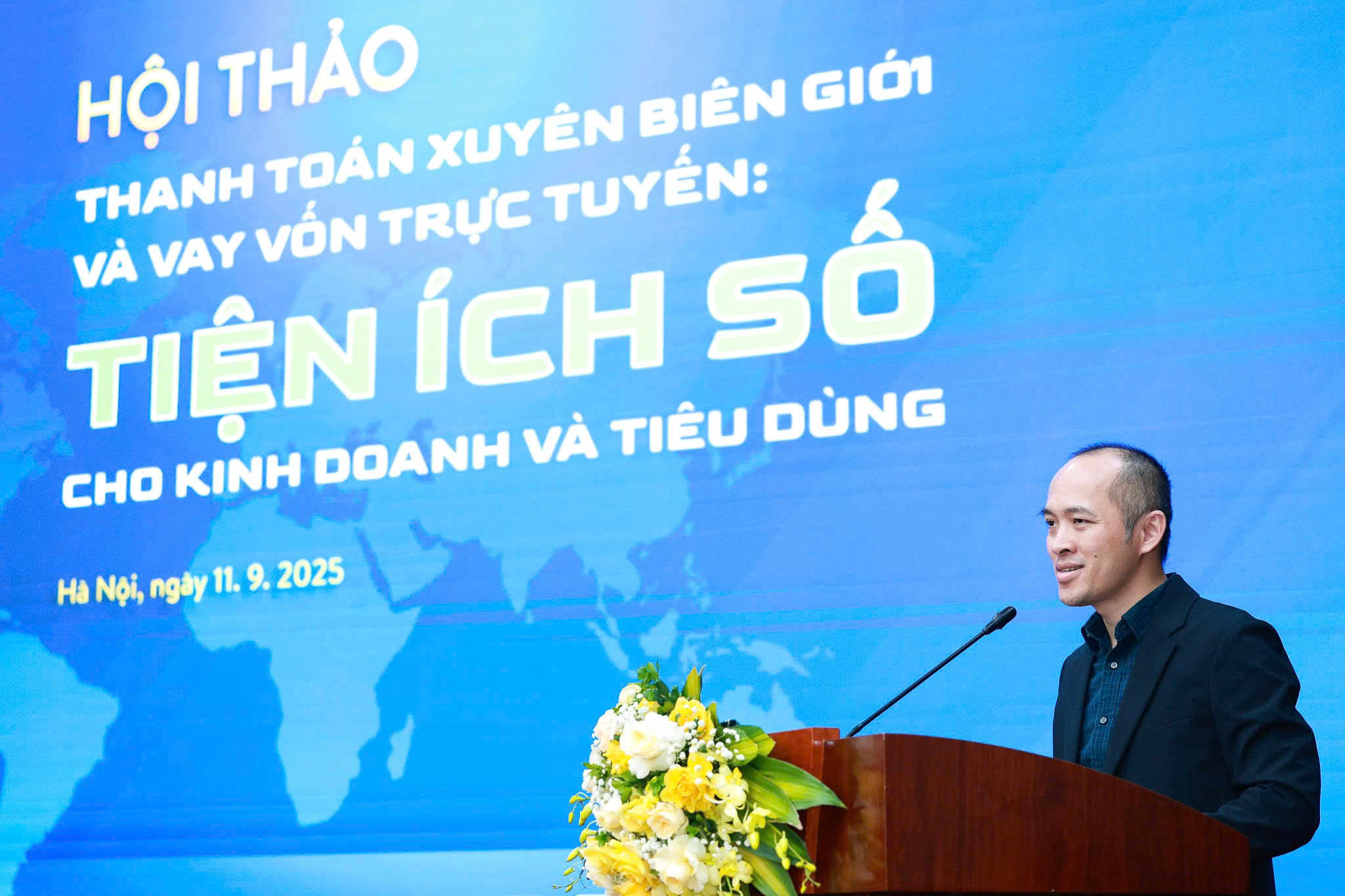 Ông Vũ Ngọc Sơn tham luận tại Hội thảo “Thanh toán xuyên biên giới và vay vốn trực tuyến: Tiện ích số cho kinh doanh và tiêu dùng” do Ngân hàng Nhà nước phối hợp với báo Lao động tổ chức chiều 11/9